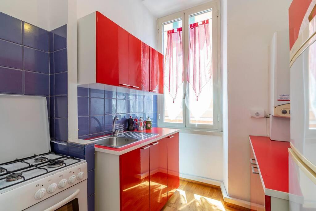 2 Minutes From The Colosseum - Luxury Appartamento
